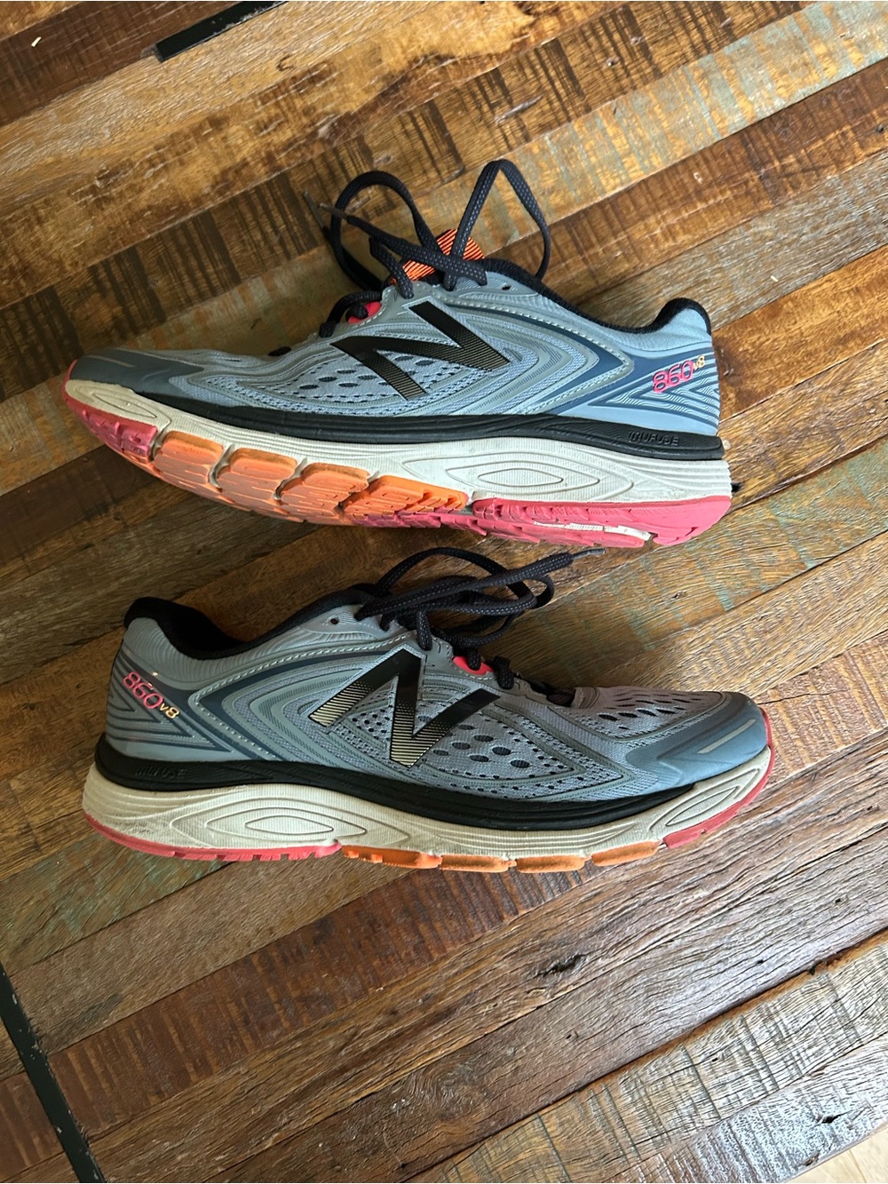 New Balance Women’s 860v8 Asym Counter Support Running shoes